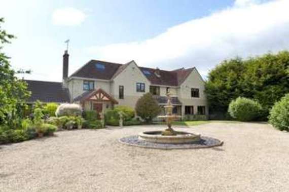 5 bedroom Detached f...